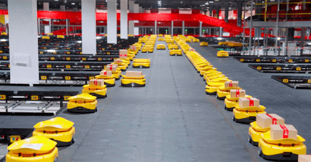 Viettel Post uses 200 robots to distribute goods instead of people: Output increases 3.5 times, personnel reduces 60%