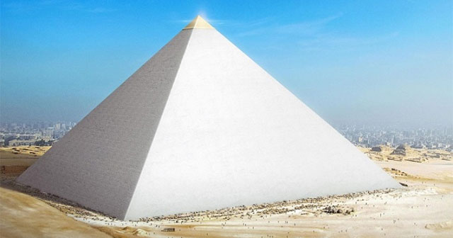 What did the Egyptian pyramids look like in ancient times?