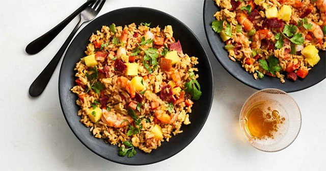 What do experts say about the 'deadly fried rice syndrome' causing a storm on TikTok?