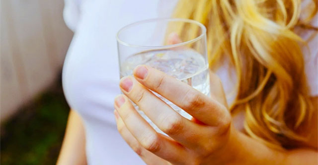 What happens when you gargle with salt water?