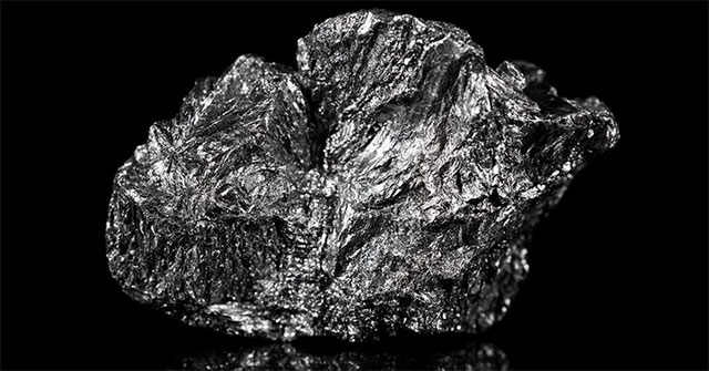 What matter on Earth can get close to the Sun without melting?