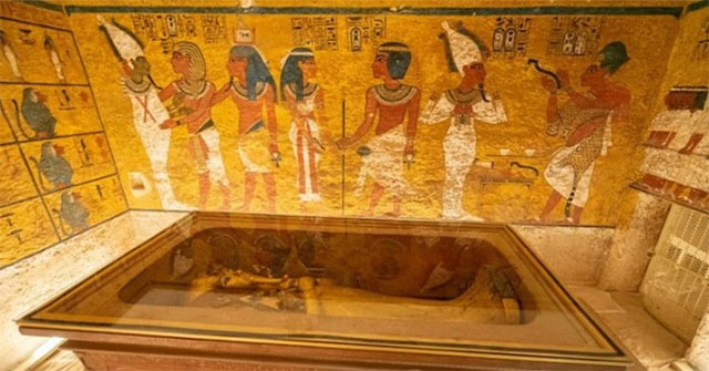 What's in the tombs of the pharaohs?