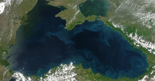 Why are there names Dead Sea, Black Sea, Red Sea? Thought basic knowledge but not everyone knows