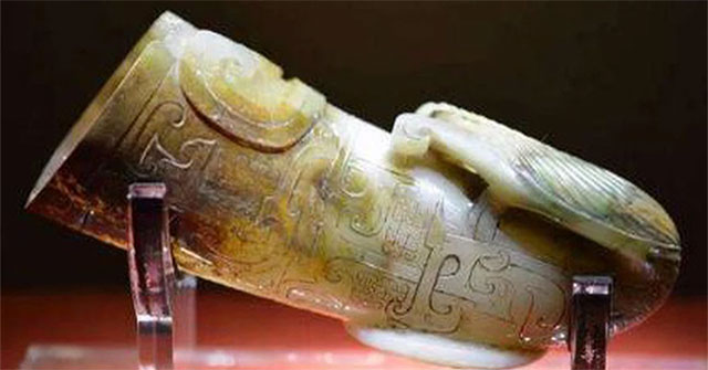 Why did the ancient Chinese prefer to use jade to seal the anus and nine-guys when buried?