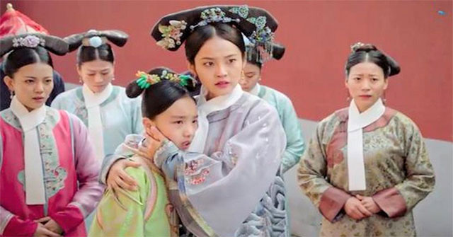 Why did the Emperor of China not allow his concubine to personally raise children?