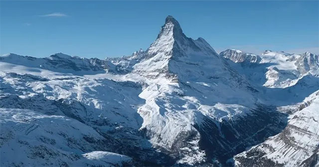 Why do Italy and Switzerland have to redraw the border?