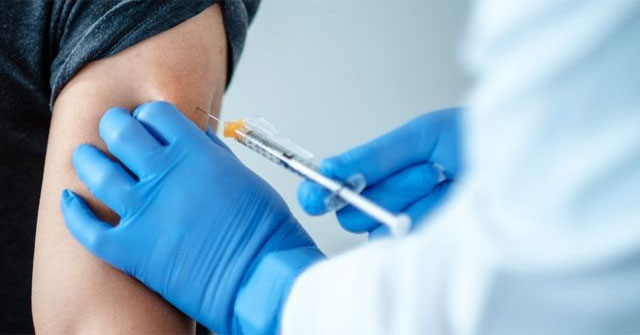 Why do many health workers who have been vaccinated against Covid-19 still get sick?