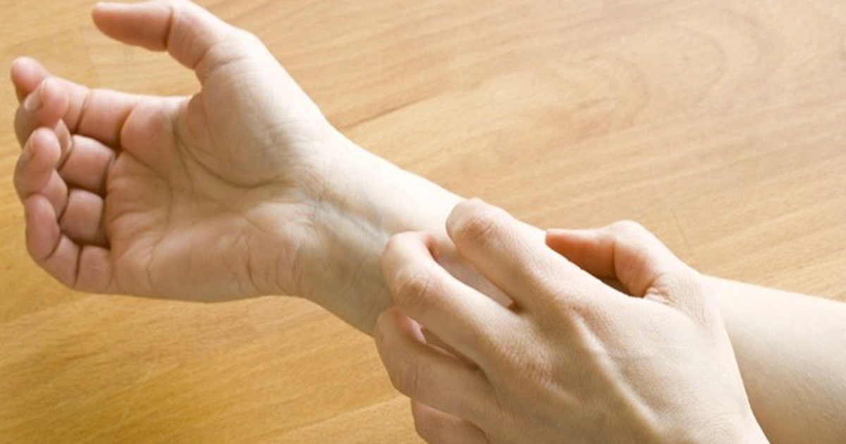 Why does scratching stop the itch?