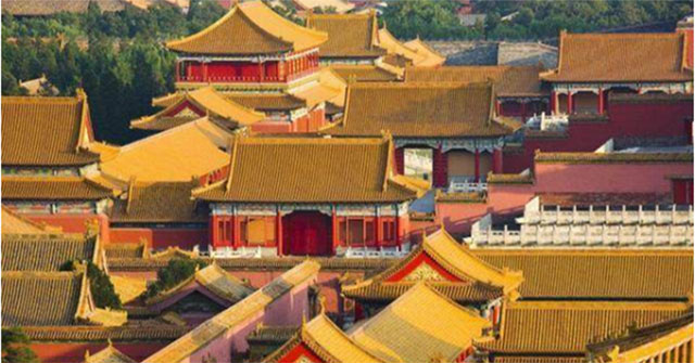 Why have there never been any bird droppings on the roofs of the Forbidden City in the past 600 years?