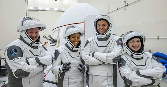 Why is it impossible for humans to hibernate during space travel?