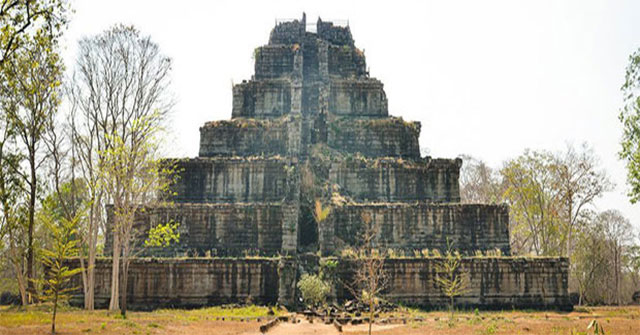 Why was the ancient Khmer Empire forced to move the capital only to collapse?