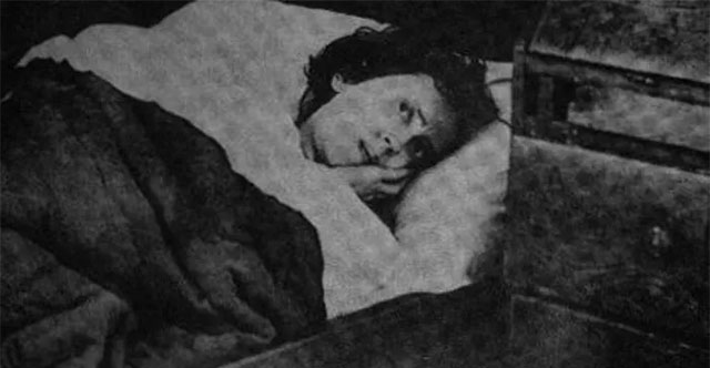 Woman wakes up after 32 years of sleep