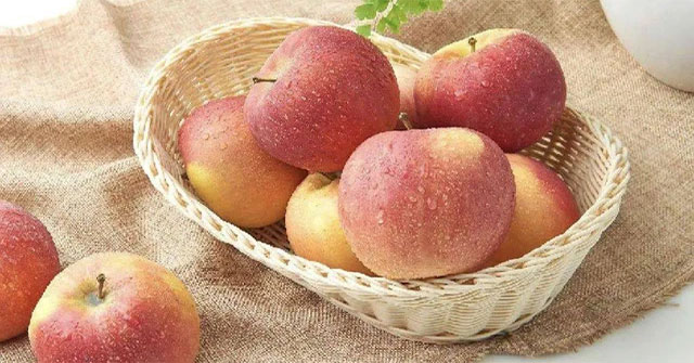 Women eat an apple every morning on an empty stomach, 7 days later the body will feel a significant change