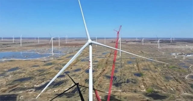 World's largest onshore wind turbine in China