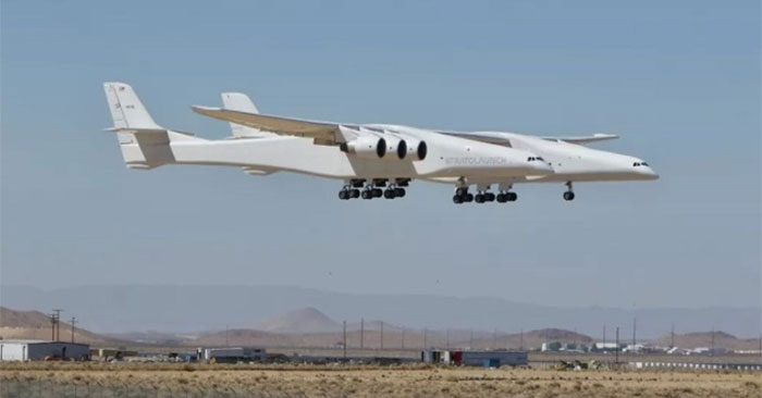 World's largest plane flies record high