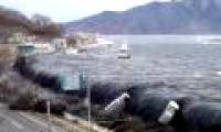 Accurate tsunami warning thanks to marine vessels