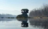 Buildings built in unbelievable locations