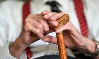 Deciphering the reason why people often die at the age of 80