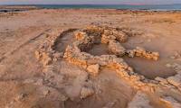 Discovering many 8,500-year-old houses in the UAE