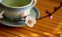 Drinking green tea to stay happy