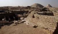 Egyptian girl with pure gold face and intact body discovered after 3,000 years