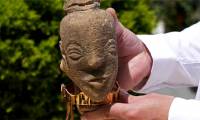 Found an ancient 'treasure', the farmer thought he sold a lot of money and the ending was unexpected