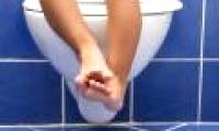 Going to the toilet - should my gong be flushed and strained or not?
