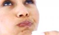 Green tea cleans teeth better than mouthwash?