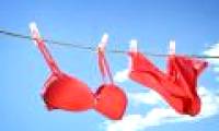 Harm when wearing wet bathing suits and the risk of yeast infections