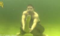 Horrified the scene when the man struggled terribly underwater