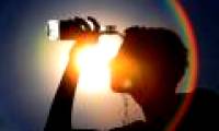 How does hot weather affect the human body?