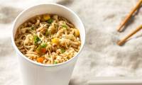 How to eat instant noodles with enough nutrients, not harmful to health