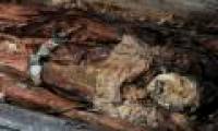 Image: Excavating the tomb of the post-Ming Dynasty