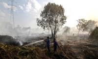 Indonesia forest fires remain high despite heavy rains