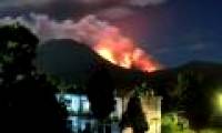 Indonesia warned level 3 because the volcano Lokon erupted
