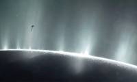 James Webb Telescope Discovers Rare Scene From Saturn's Moon