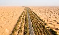 Lacking electricity and water, how did China build thousands of kilometers of highway across the Taklimakan desert?