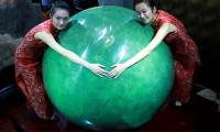 Man dug up the world's largest 6-ton pearl but no one dared to buy it!