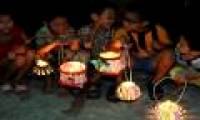 Mid-autumn festival of 8x, 9x childhood is rustic but beautiful and clear