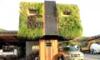 One-column tree house using solar battery
