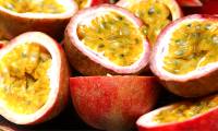 Passion fruit is rich in vitamin C, eating it this way also increases cardiovascular protection and anti-aging benefits