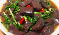 Pig's blood helps to stay young, lose weight, and prevent cancer, but is 'a big no-no' for the following people