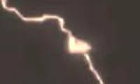 Shocked when seeing alien UFOs absorb energy from lightning?