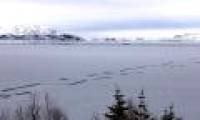 Strange zigzag road on Iceland's largest ice lake