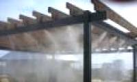 The anti-hot move for the roof of the roof is burned by summer sun
