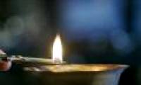 The deep meaning of the candle light in the royal palace