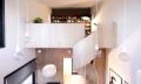 The idea of ​​the house of a bird's nest hovering over a cliff