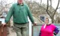 The tallest person in the world dies at age 44