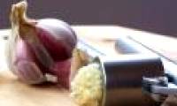 The trace element in garlic can fight cancer