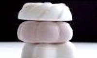 The world's lightest dessert with 96% air, the rest weighing only 1 gram